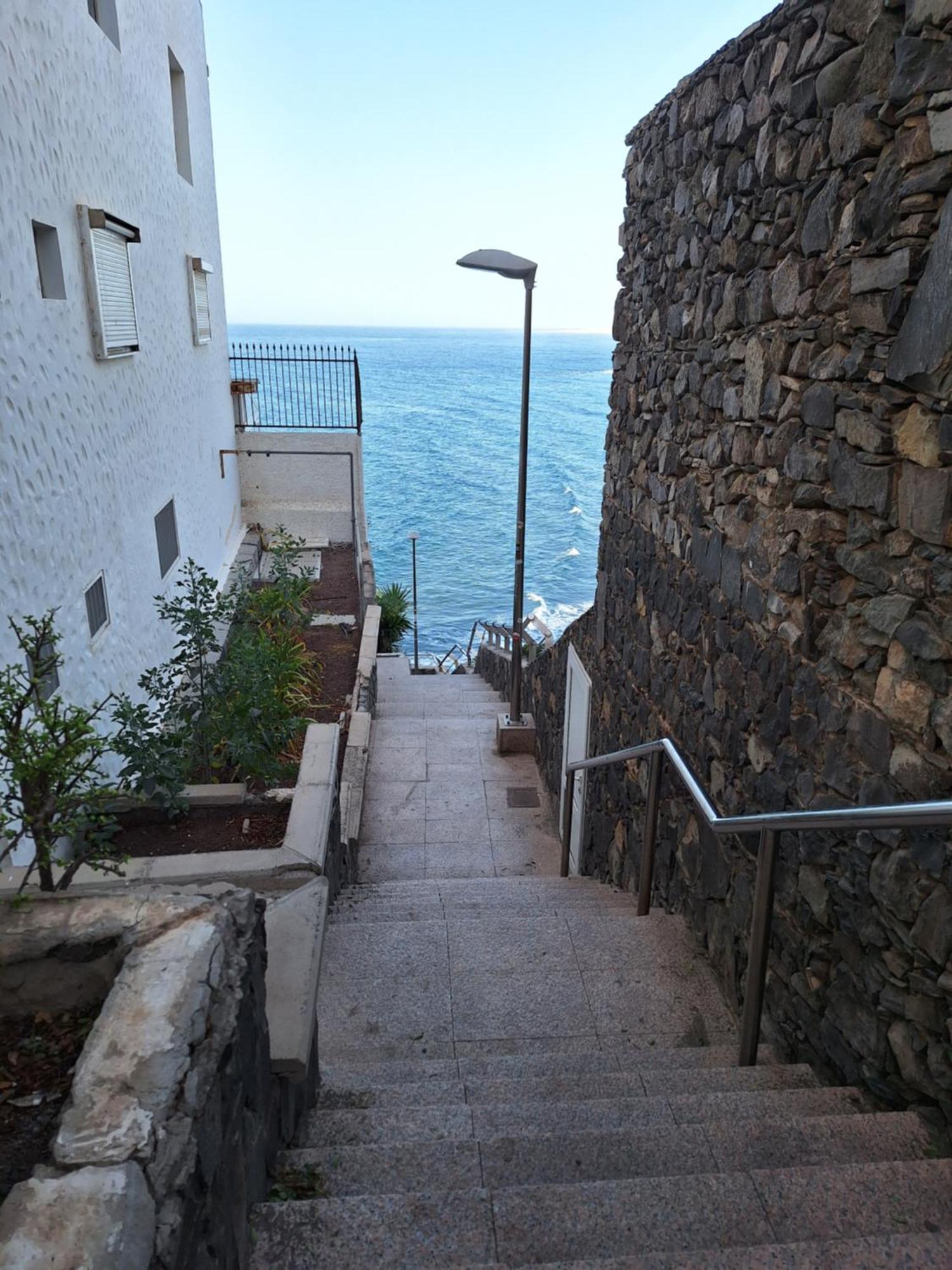 White And Quiet! Modern Apartment In San Agustin San Bartolomé Exterior photo